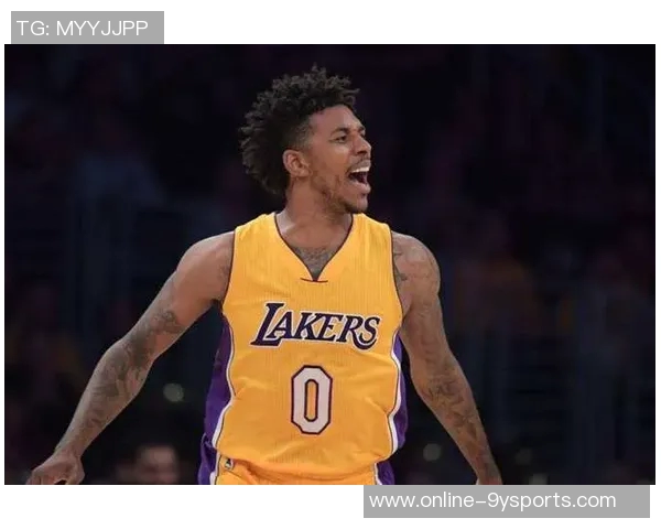 尼克杨谈布克遭遇重演称强行打控卫让人无奈