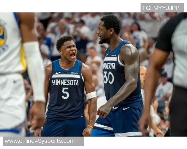 兰德尔谈与爱德华兹的默契配合:赛季磨合让我们更加默契无间