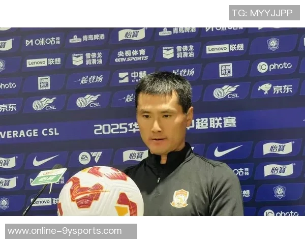 杨希感谢邵佳一称与队友聊天助力中文快速进步