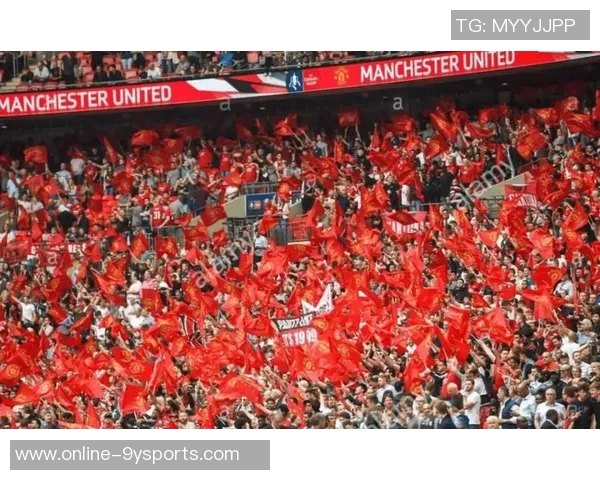 球迷从五个维度评析曼联主帅下课公告莫耶斯待遇最差引发热议